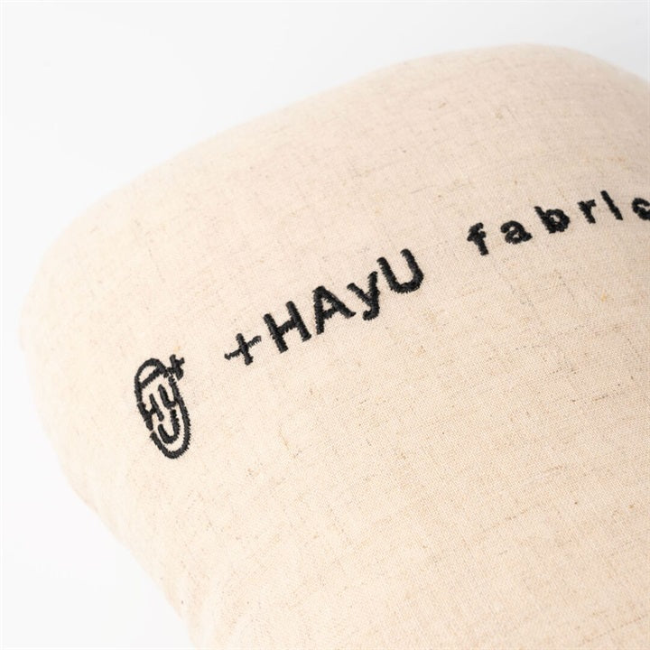 +HAyU|リアル猫型クッション(刺繍デザイン)