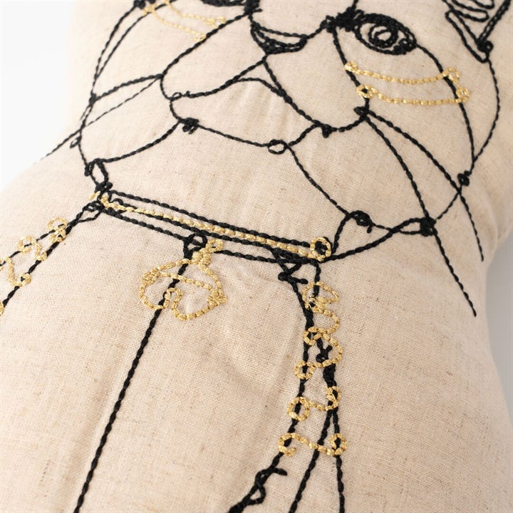 +HAyU|リアル猫型クッション(刺繍デザイン)