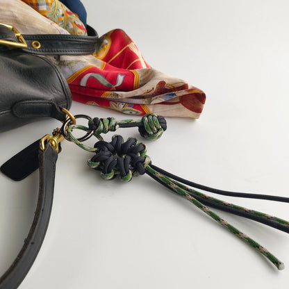 UrbanKnot｜パラコードバッグチャーム（4色・ワンタッチ装着）