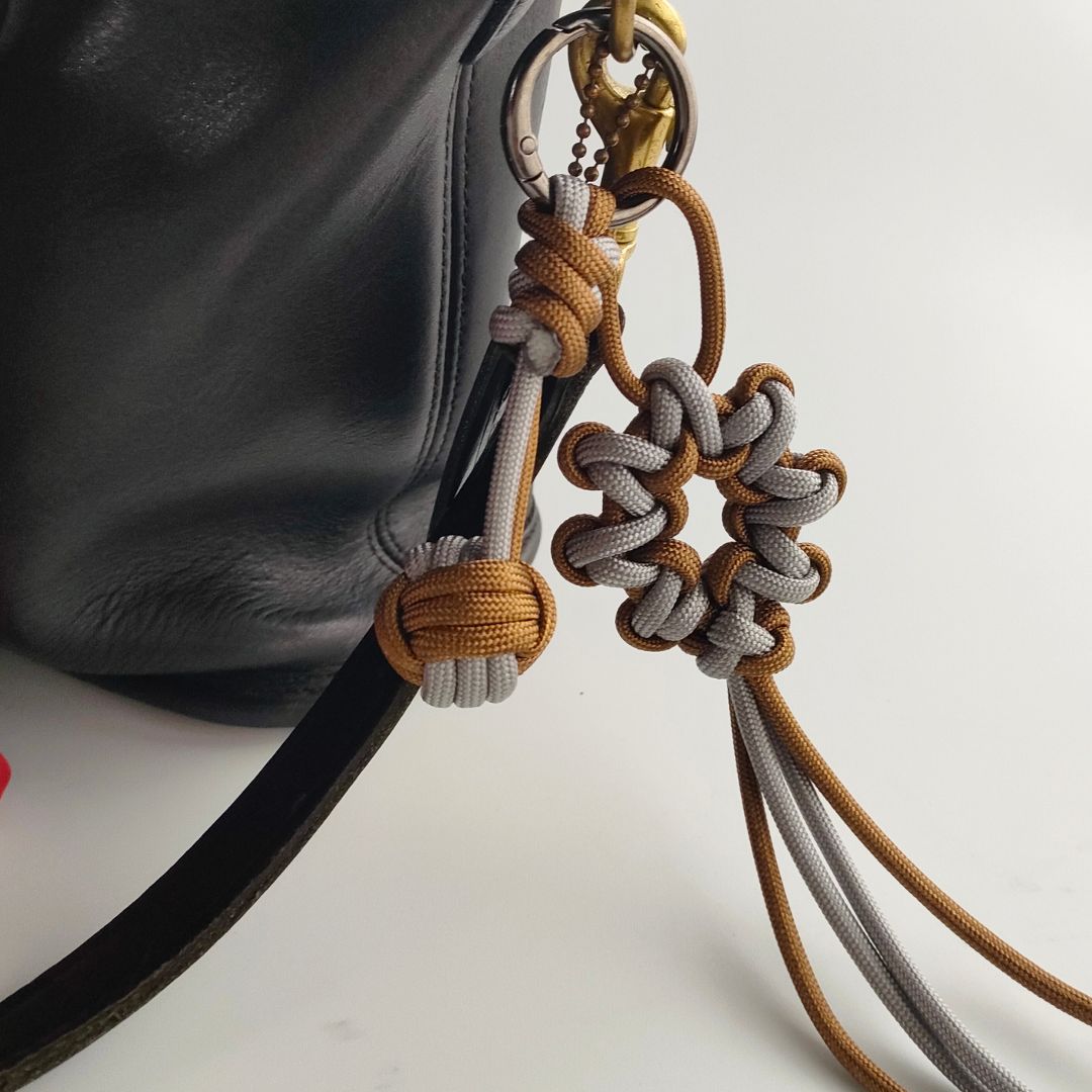 UrbanKnot｜パラコードバッグチャーム（4色・ワンタッチ装着）